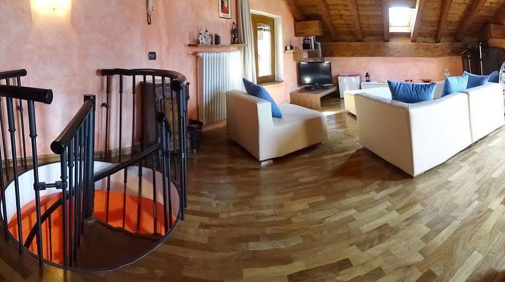 B&b-foresteria Casa Della Musica Alojamento de Acomodação e Pequeno-almoço Mandello del Lario