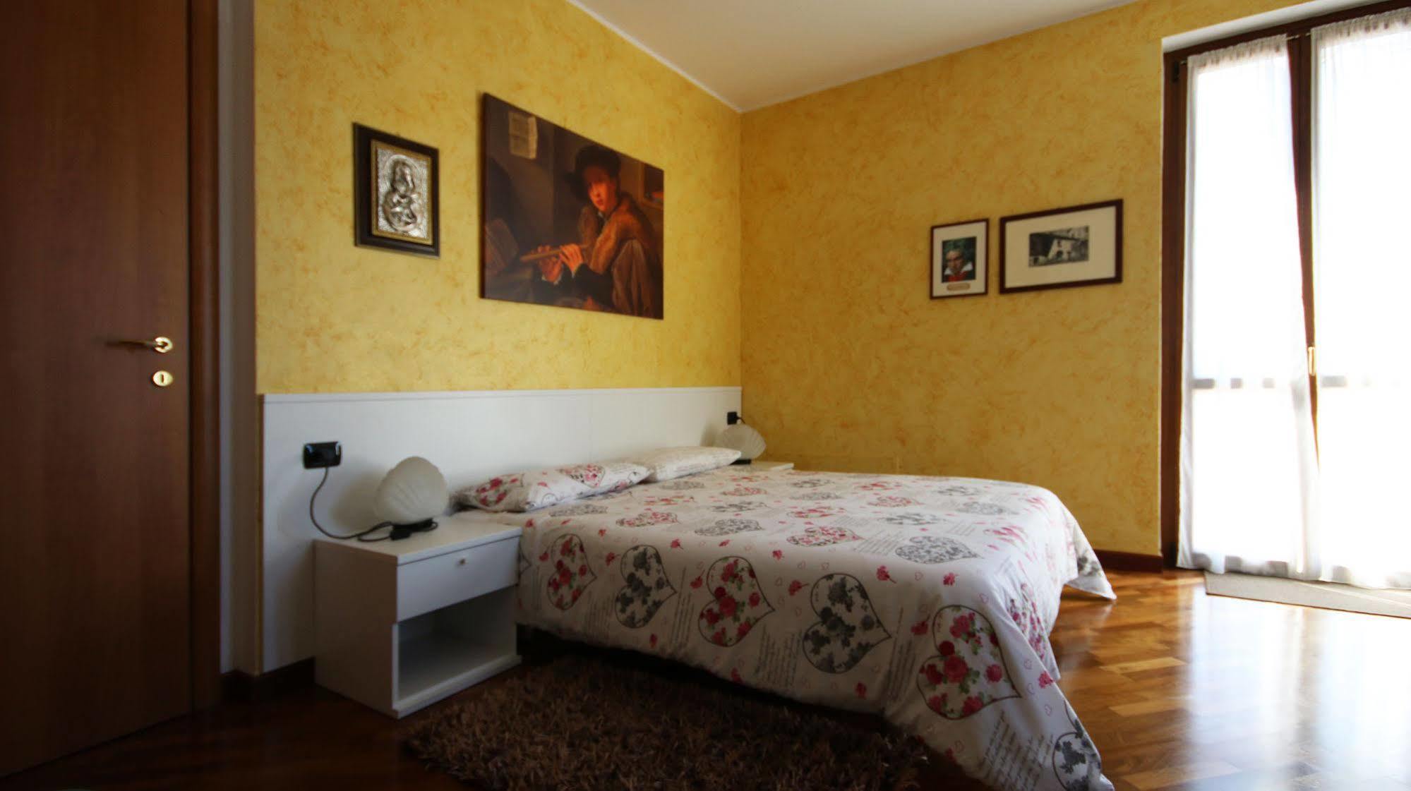 Alojamento de Acomodação e Pequeno-almoço B&b-foresteria Casa Della Musica Mandello del Lario